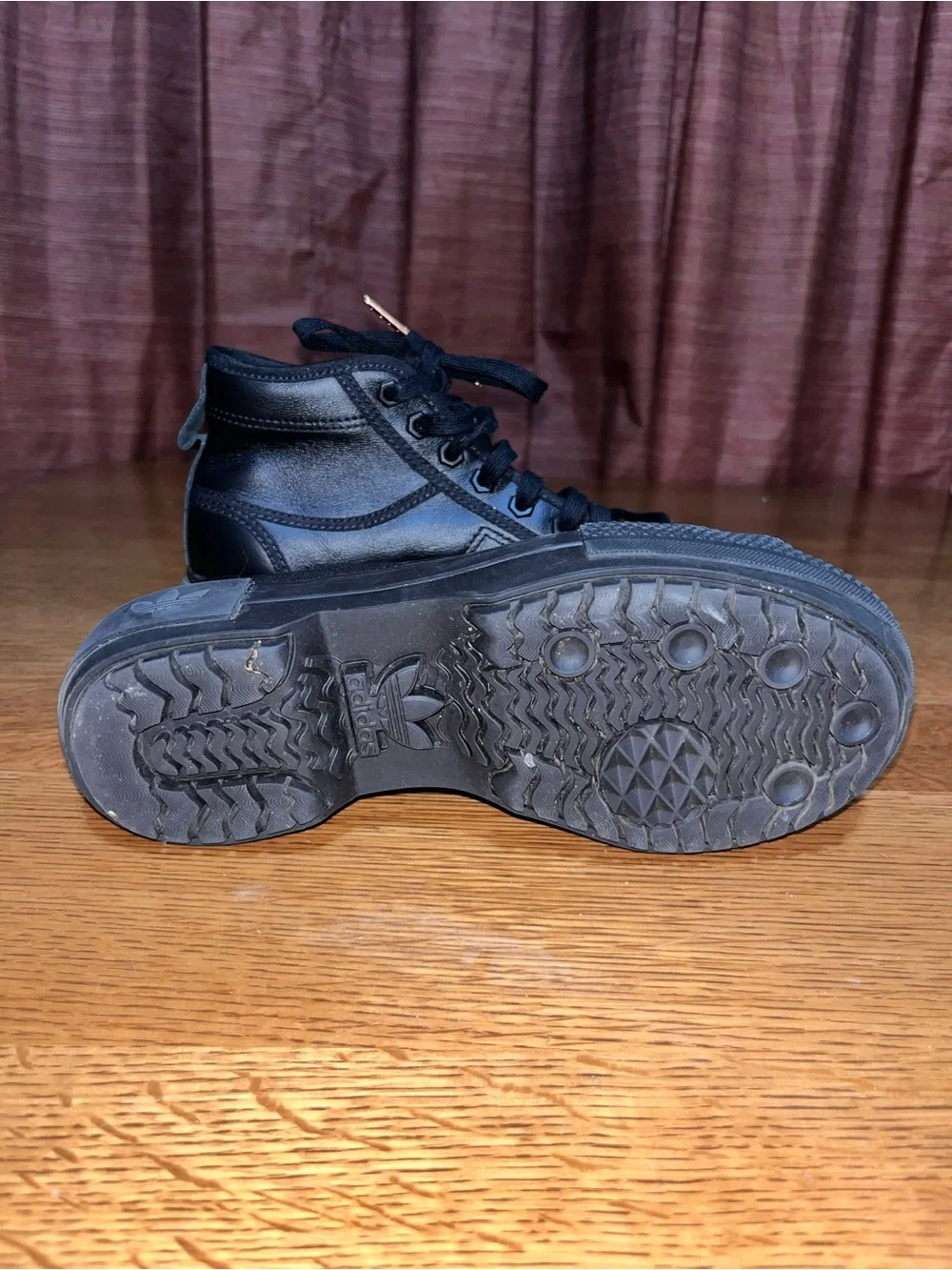Adidas Women’s Nizza Trek Size 6.5  Leather Black/Gold |HQ7103|